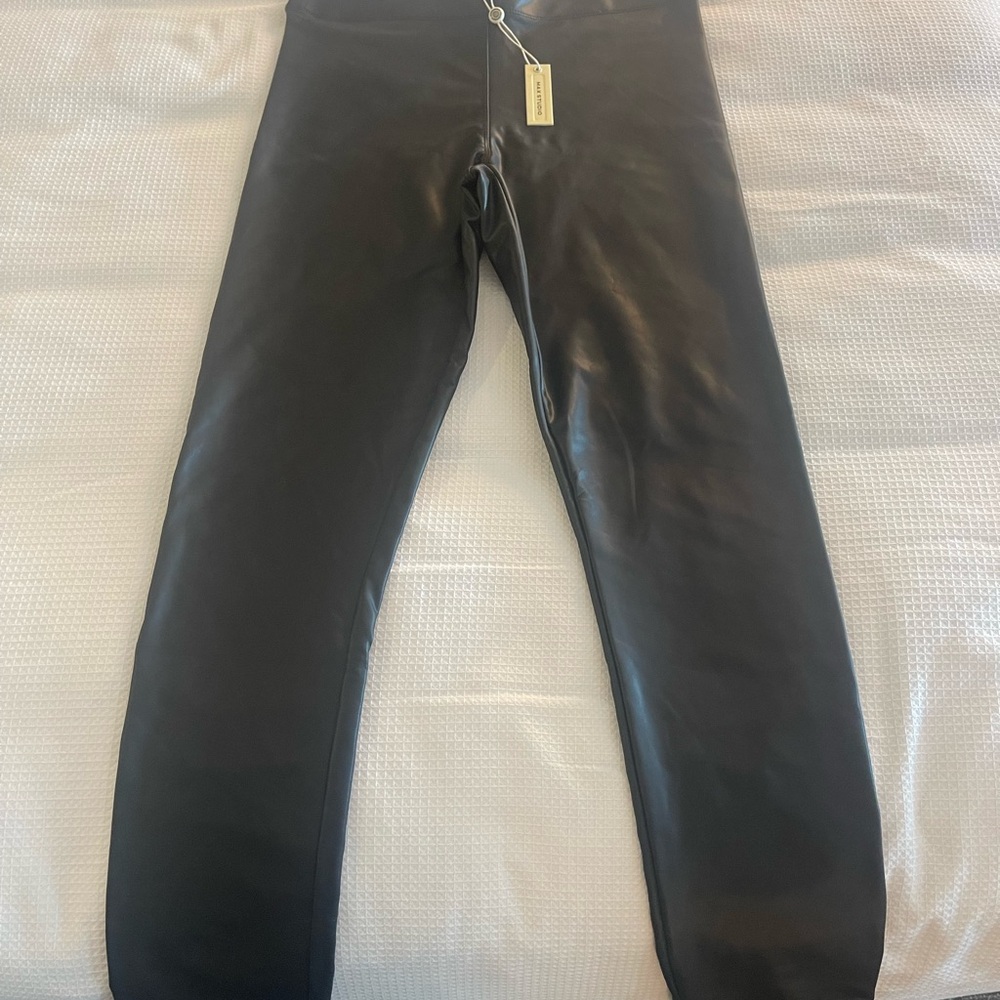 Max Studio faux leather leggings NWT - Picture 3 of 5